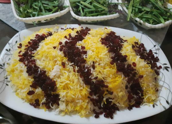 تزیین برنج با زرشک ساده ترین و بهترین ایده ها برای تزیین کردن برنج با زرشک و زعفران