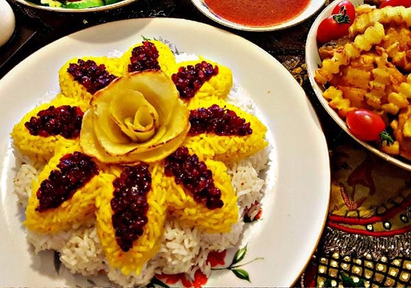 تزیین برنج با زرشک ساده ترین و بهترین ایده ها برای تزیین کردن برنج با زرشک و زعفران