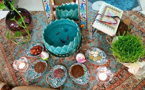 مدل سفره هفت سین زیباترین و خلاقانه ترین ایده ها برای تزیین سفره هفت سین 1403