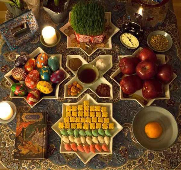 مدل سفره هفت سین زیباترین و خلاقانه ترین ایده ها برای تزیین سفره هفت سین 1403