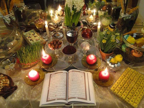 مدل سفره هفت سین زیباترین و خلاقانه ترین ایده ها برای تزیین سفره هفت سین 1403