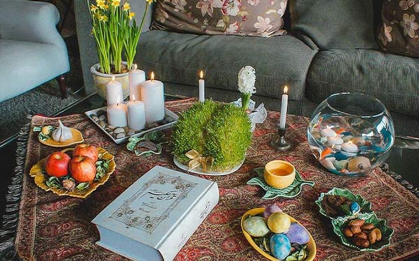 مدل سفره هفت سین زیباترین و خلاقانه ترین ایده ها برای تزیین سفره هفت سین 1403
