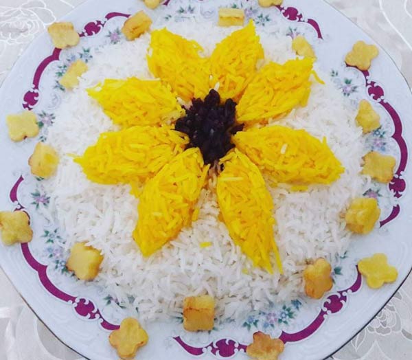 تزیین برنج ساده زیباترین و قشنگ ترین ایده ها برای تزیین برنج با زعفران و خلال پسته