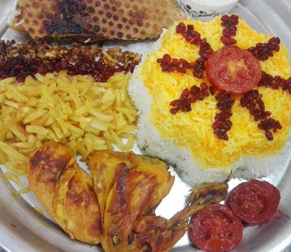 تزیین برنج ساده زیباترین و قشنگ ترین ایده ها برای تزیین برنج با زعفران و خلال پسته