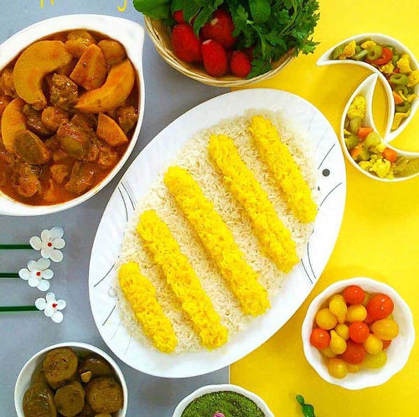 تزیین برنج ساده و زیبا با زعفران و زرشک مناسب برای مهمانی