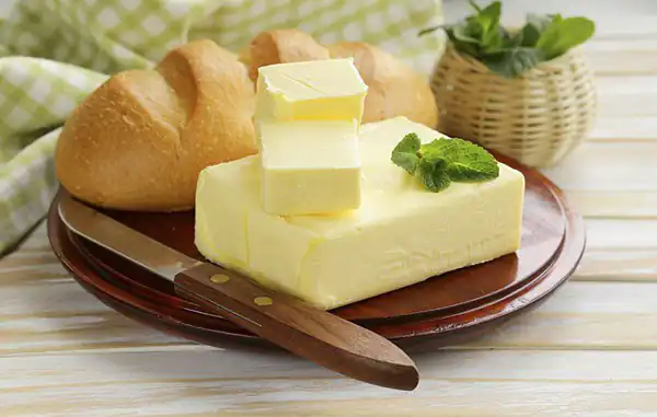 خواص کره گاوی برای مردان و زنان و پوست و مو و کبد چرب