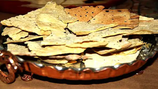 خواص نان خشک برای مردان و زنان و پوست و مو و کبد چرب
