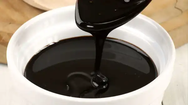 خواص شیره توت برای مردان و زنان و پوست و مو و کبد چرب