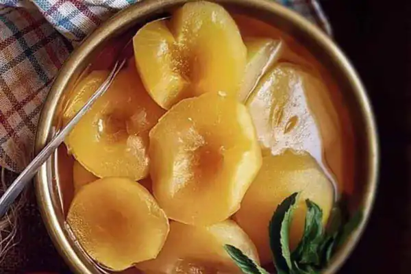 خواص کمپوت گلابی برای مردان و زنان و پوست و مو و کبد چرب
