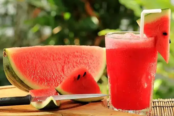 عوارض آب هندوانه خیراندیش در طب سنتی برای مردان و زنان