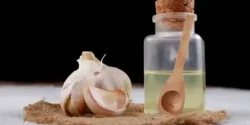 خواص آب سیر برای مردان و زنان و پوست و مو و کبد چرب